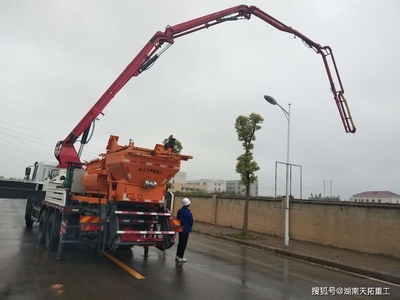 混凝土攪拌泵車(chē)一體機(jī)多少錢(qián)?30米和35米攪拌一體天泵是大家公認(rèn)比較合理車(chē)型